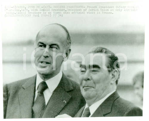1977 PARIS Valéry GISCARD D'ESTAING Leonid BREZNEV a ORLY *Fotografia