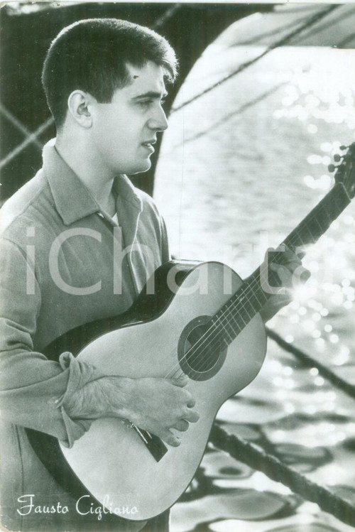 1960 ca MUSICA Cantante Fausto CIGLIANO suona la chitarra *Cartolina FG NV