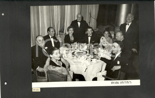 1950 LONDON Tournée TEATRO SCALA Tavolo di cantanti alla cena dopo il FALSTAFF