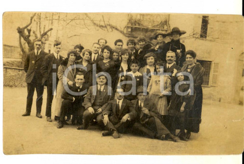 1930 ca MILANO (?) Membri di associazione con il prof. DEL ZOTTI *Foto cartolina