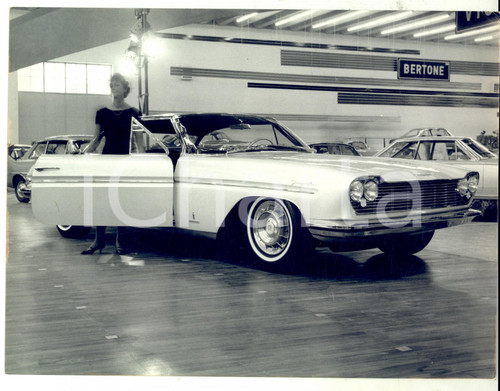 1960 TORINO Salone dell'Auto - Una CORVAIR 4500 PININFARINA *Foto 24x18 cm