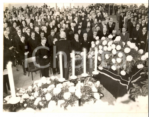 1953 FRANKFURT AM MAIN Funeral for victims of aeroplane catastrophe *Photo 20x15
