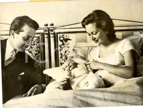 1960 BRUXELLES Alberto e Paola di Liegi con il figlio Filippo neonato *Foto