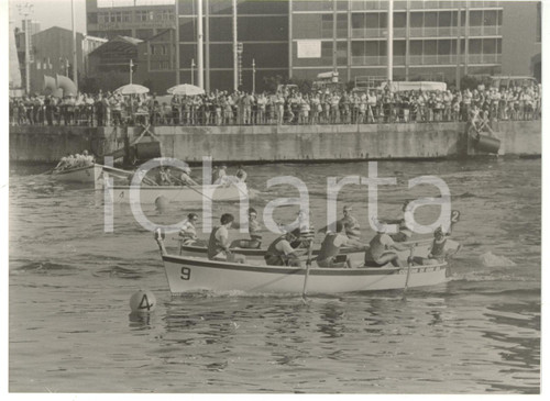 1996 GENOVA Gara di canottaggio - Squadra genovese *Foto VINTAGE 24x18 cm