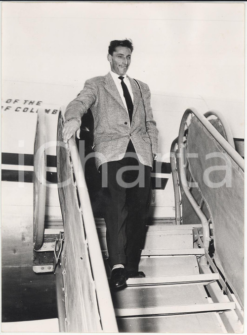 1956 CICLISMO Giro della Campania - Ferdi KÜBLER atterra a ROMA FIUMICINO *Foto