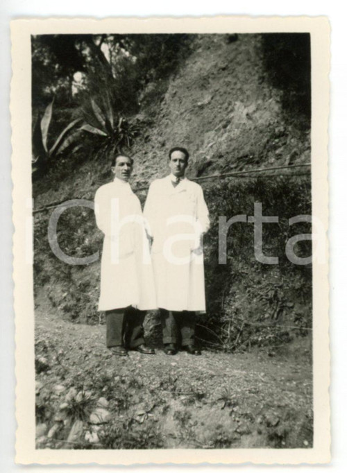 1936 SANREMO - BUSSANA Villa Spinola - Coppia di medici in cortile *Foto 6x8 cm
