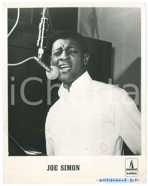 1965 ca COSTUME USA Cantante Joe SIMON nello studio di registrazione Foto 20x25