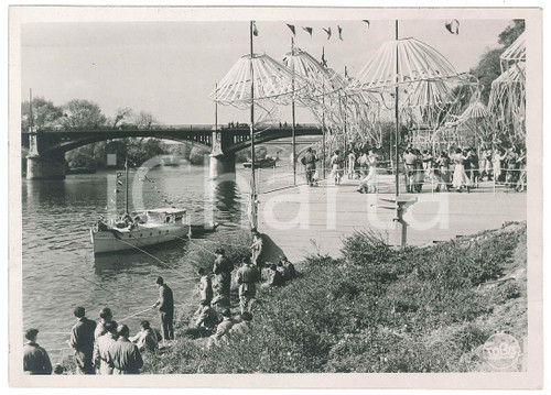 1931 FRANCE CINEMA "A nous la liberté" - Fête champêtre au bord de la Seine