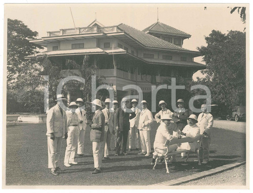 1920 ca BANGKOK Ambasciata italiana -  Gruppo di uomini in giardino *Foto RARA 1