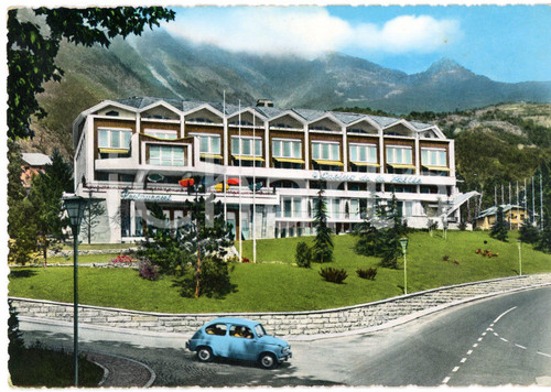 1960 ca SAINT-VINCENT (AO) Fiat 600 davanti al Casino de la VallÃ¨e - Cartolina Cartolina d'epoca non viaggiata   FAIR/discreto Lievi smussature agli angoli FORMATO: 15x10 cm originale e autentica 1