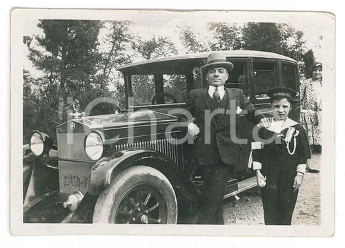 1930 ca COSTUME ITALIA Padre e figlio con automobile *Foto anonima 8x6 cm