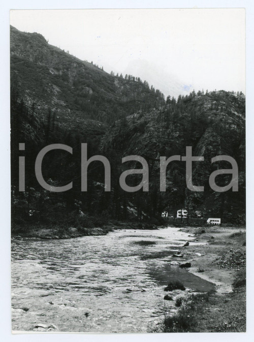 1978 VAL D'ALA - PIAN DELLA MUSSA Torrente Stura di Ala - Foto 13x17 cm Fotografia d'epoca con didascalia al verso.  FAIR/discreto Lievi smussature agli angoli, macchia di inchiostro al recto Formato: 13x17 cm originale e autentica 1