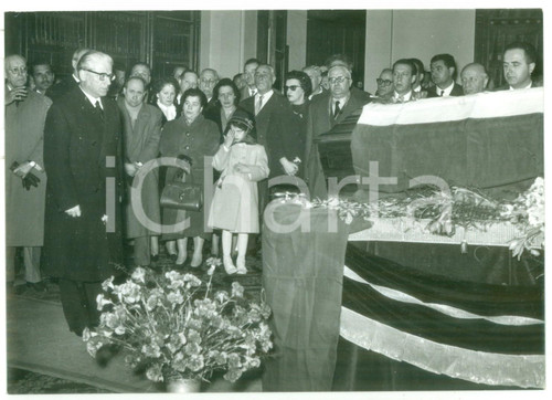1958 ROMA Giovanni GRONCHI rende omaggio alla salma di Giuseppe ROMITA - Foto