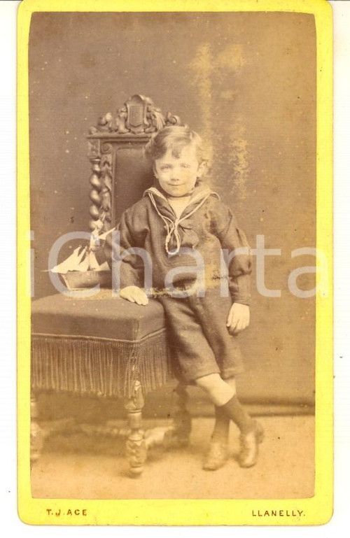 1870 ca LLANELLY Portrait of William RODERICK as a child *Photo T. J. ACE CDV Fotografia d'epoca, su cartoncino rigido.  CONDIZIONI: G (lievi sbiaditure)FORMATO: CDVE' severamente vietata la riproduzione. Tutti i diritti sono riservati.     originale e autentica 1