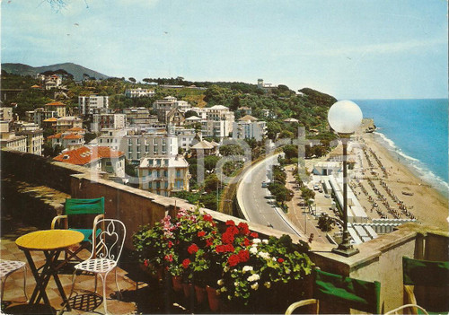 Cartolina originale da collezione 1970 CELLE LIGURE (SV) Scorcio e spiaggia della località PIANI *Cartolina FG VG 1