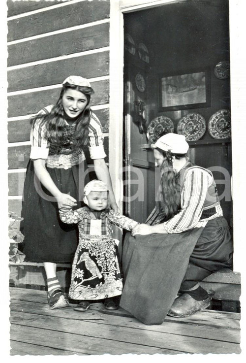Cartolina originale da collezione 1950 AMSTERDAM HOLLAND Women costumes vintage postcard 1