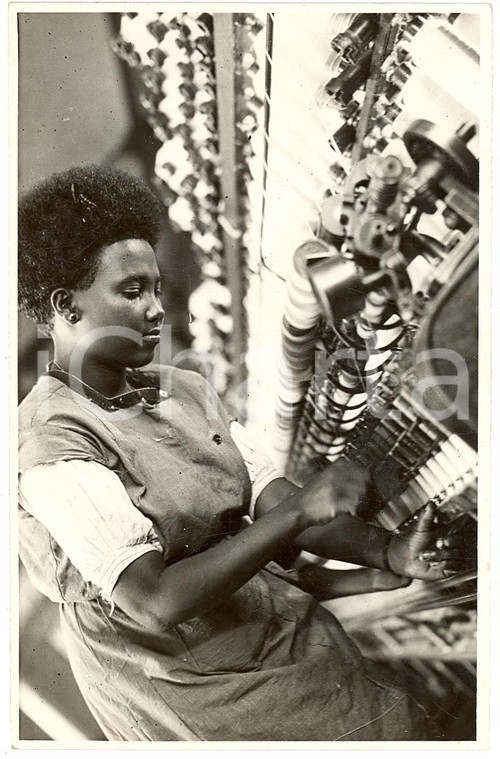 Fotografia d'epoca originale 1939 NAPOLI Ragazze indigene alle Cotoniere Meridionali si preparano per ETIOPIA 1