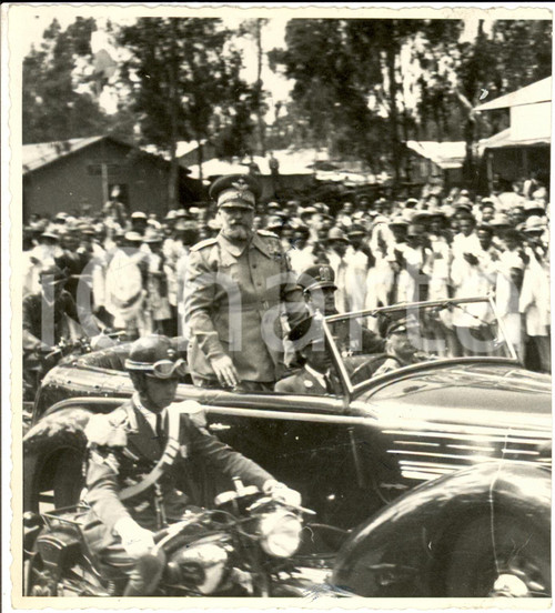 Fotografia d epoca originale 1940 ADDIS ABEBA Attilio TERUZZI acclamato da popolazione indigena Foto 1