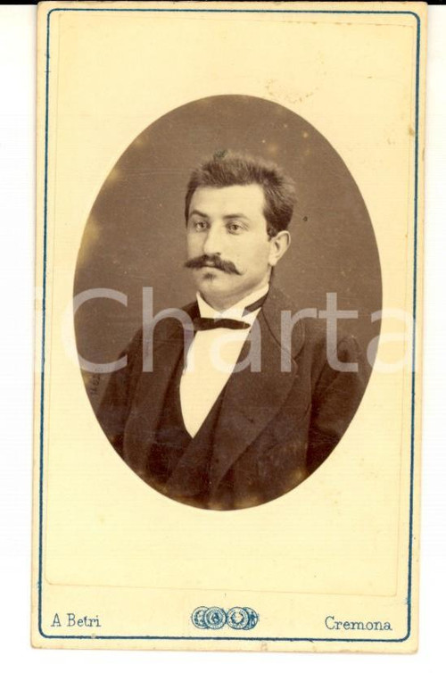 Fotografia d epoca originale 1880 ca CREMONA Ritratto di giovane uomo Foto Aurelio BETRI CDV 1