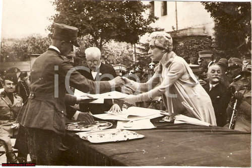 Fotografia d epoca originale 1935 Milano Principessa Trivulzio consegna premi Foto 1