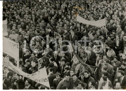 1963 FORBACH Place du Marché - Grève des mineurs de LORRAINE - Photo 18x13 cm