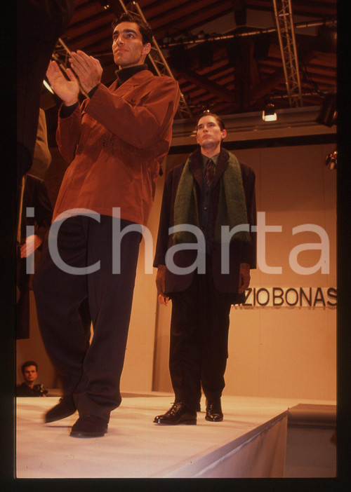 35mm vintage slide* 1990 ca MILANO? Maurizio BONAS Sfilata (1)