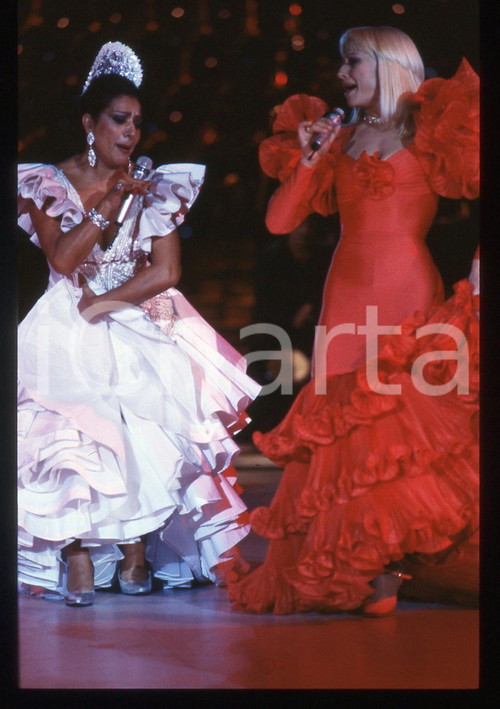 35mm vintage slide* 1988 RAFFAELLA CARRÀ SHOW - Lola FLORES e Raffaella CARRÀ 2