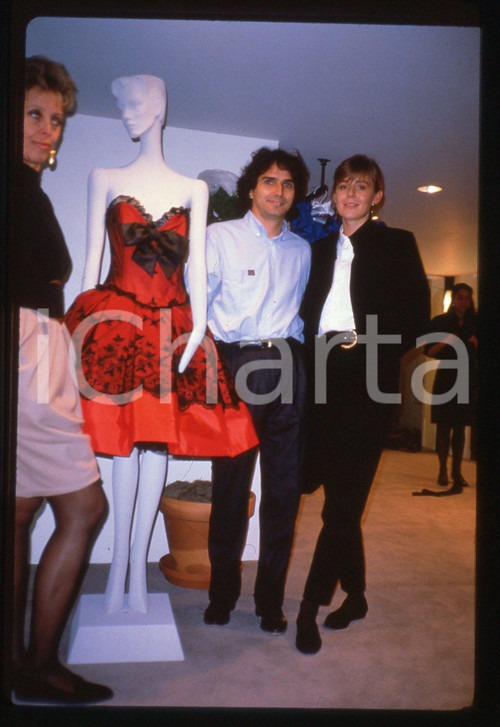 35mm vintage slide* 1985 ca COSTUME Nelson PIQUET con Katherine VALENTIN (2)