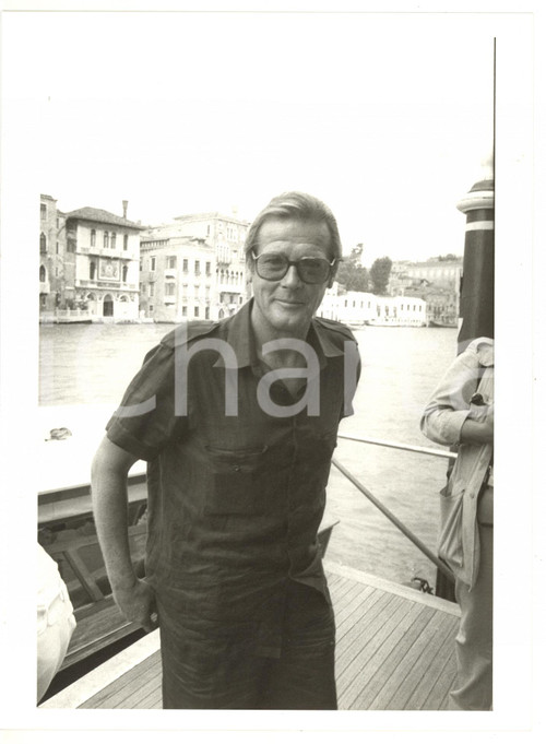 1983 VENEZIA Mostra del Cinema - Ritratto dell'attore Roger MOORE *Foto 18x24 cm