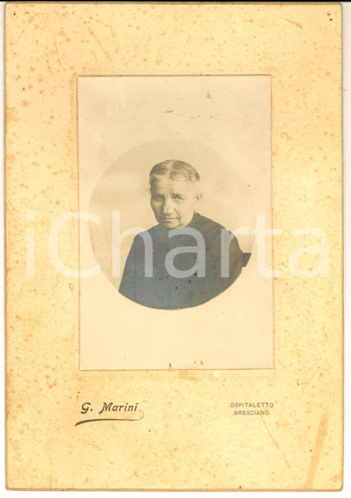 1910 ca OSPITALETTO BRESCIANO Ritratto di anziana donna *Foto G. MARINI 13x20 Fotografia d'epoca, su cartoncino rigido.  CONDIZIONI: FAIR (macchie e piegature al cartoncino)    originale e autentica 1