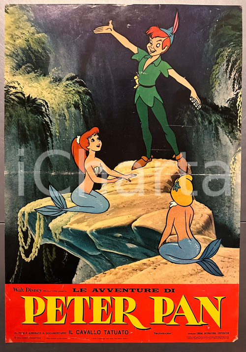 1953 WALT DISNEY "Le avventure di Peter Pan" *Fotobusta 1^ ed. italiana (2) Fotobusta originale d'epoca. POOR/danneggiato piegatura centrale d'epoca; abrasioni marginali con minima mancanza angolare Formato: 46x66 cm originale e autentica 1
