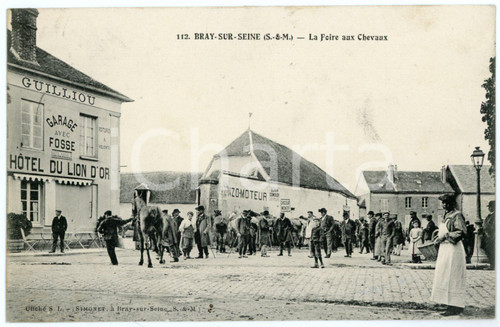 1910 ca BRAY-SUR-SEINE (FRANCE) La foire aux chevaux - Carte postale FP VG  Cartolina d'epoca,  viaggiata. FAIR/discreto Lievi smussature agli angoli Formato: FP originale e autentica 1