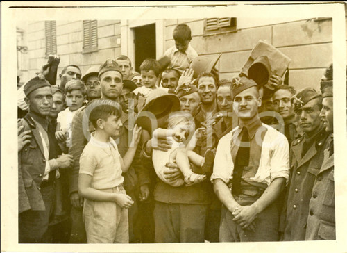 Fotografia d epoca originale 1935 GENOVA Soldati italiani in partenza per AFRICA ORIENTALE Fotografia 1