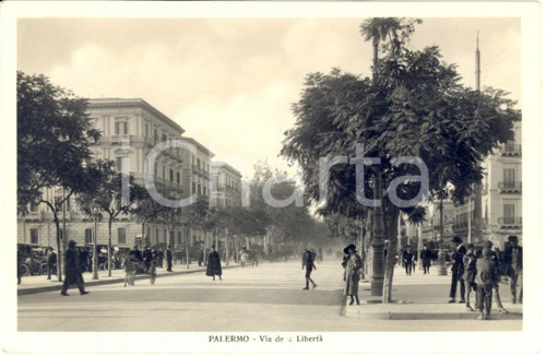 1930 ca PALERMO Via della LIBERTA' *Cartolina ANIMATA carrozze FP NV  GOOD/buono  Formato: 14x9 cm originale e autentica 1