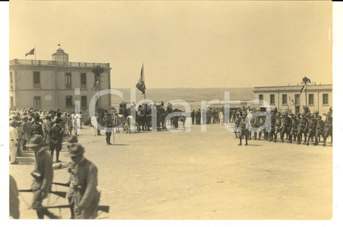 Fotografia d epoca originale 1930 ca LIBIA Schieramento di ALPINI per cerimonia militare Foto 17x11 cm 1