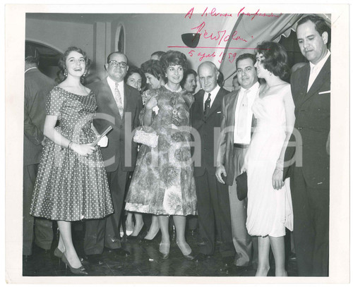 1960 ca ITALIA - MUSICA Piero SOLARI Autografo a Silvana PAMPANINI - Foto 20x25  Fotografia d'epoca con autografo. FAIR/discreto Lievi smussature agli angoli Formato: 20x25 originale e autentica 1