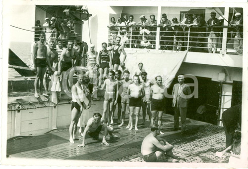 Fotografia d epoca originale 1933 CROCIERA MEDITERRANEA Crocieristi in piscina su Piroscafo GIULIO CESARE 1