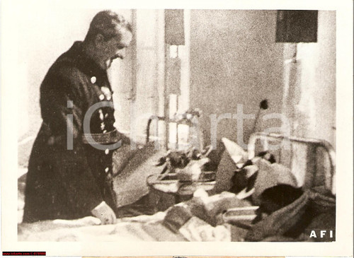 Fotografia d epoca originale 1941 WW2 BUDAPEST  MIKLOS HORTY visita feriti PHOTO 1