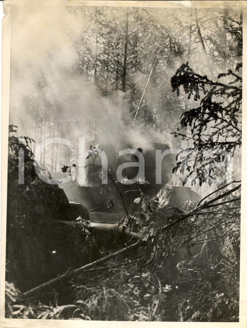 Fotografia d epoca originale 1941 WW2 Un carro armato in fiamme sul fronte nemico FOTOGRAFIA 1