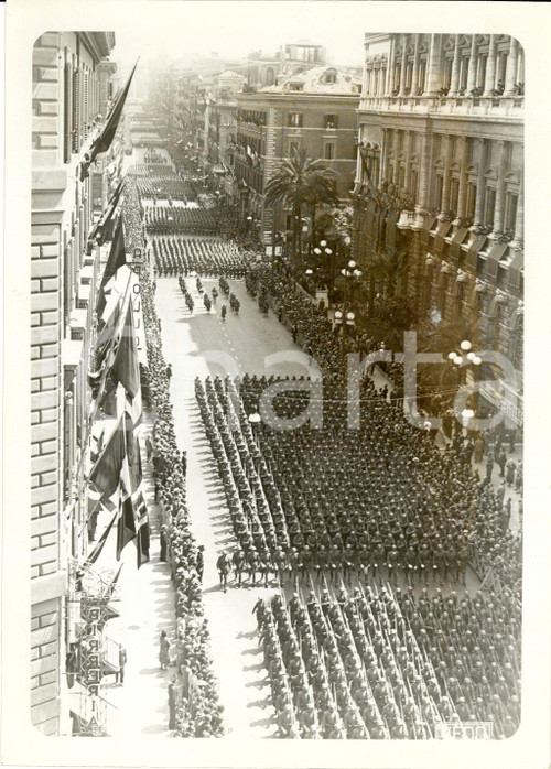 Fotografia d epoca originale 1939 ROMA I battaglioni reduci di SPAGNA sfilano alla presenza del DUCE Foto 1