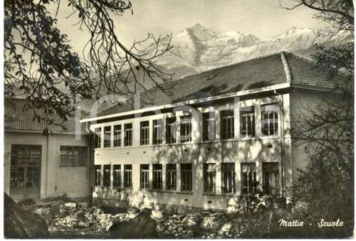 Cartolina originale da collezione 1945 ca MATTIE TO Scorcio delle scuole comunali Cartolina FG NV 1