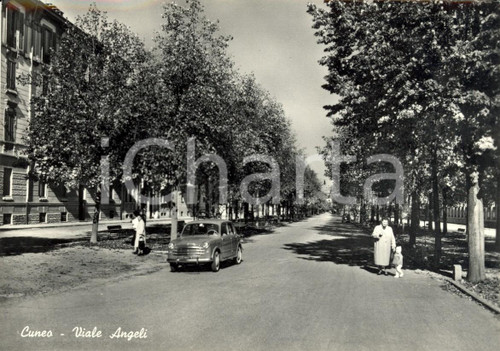Cartolina originale da collezione 1958 CUNEO FIAT 1100 e passanti in Viale ANGELI *Cartolina postale FG VG 1