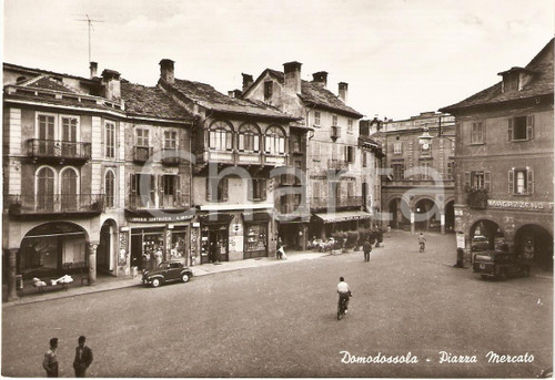 Cartolina originale da collezione 1950 ca DOMODOSSOLA (VB) Piazza Mercato TEATRO GALLETTI *Cartolina Animata FG NV 1