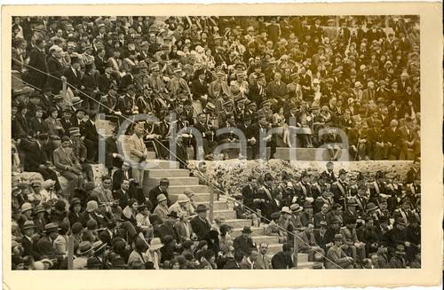 Fotografia d'epoca originale 1935 ca SIRACUSA VITTORIO EMANUELE III al teatro greco 1