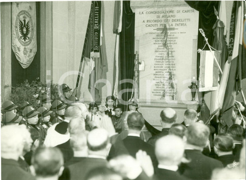 Fotografia d epoca originale 1935 MILANO Cerimonia ISTITUTO DERELITTI per nuova lapide ai Caduti Fotografia 1