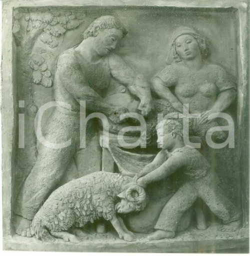 Fotografia d epoca originale 1935 MILANO ? MOSTRA SINDACALE Gaetano BRIGHI La tosatura Foto coeva del rilievo 1