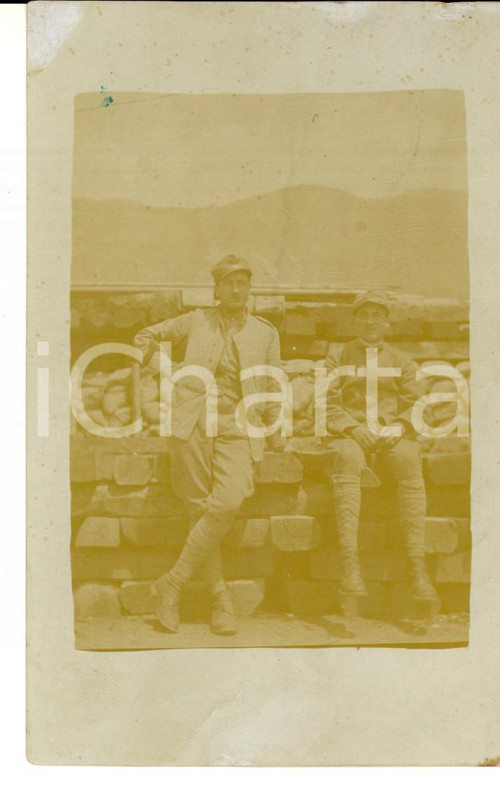 Fotografia d epoca originale 1917 WW1 REGIO ESERCITO SCHIO VI Ritratto di due ufficiali Foto cartolina VG 1