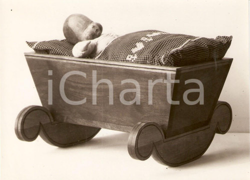 Fotografia d epoca originale 1936 MILANO Mostra del giocattolo  Bambolotto con culla Fotografia 1