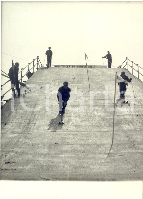 1957 PARIS Salon du Plein Air - Piste de ski au Bois de Vincennes *Photo 13x18 Fotografia d'epoca, con didascalia coeva al verso. CONDIZIONI: G FORMATO: 13x18 cm    originale e autentica 1