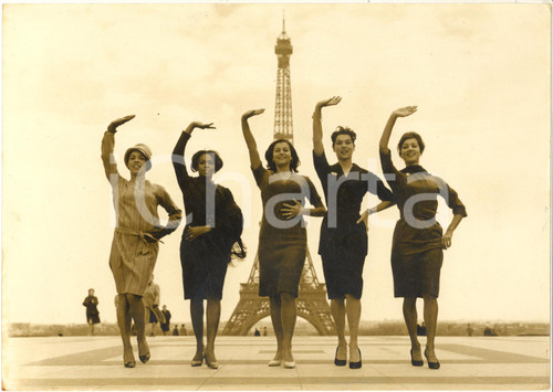 1961 PARIS TROCADERO Les danseuses de "West Side Story" - Photo 20x15 cm